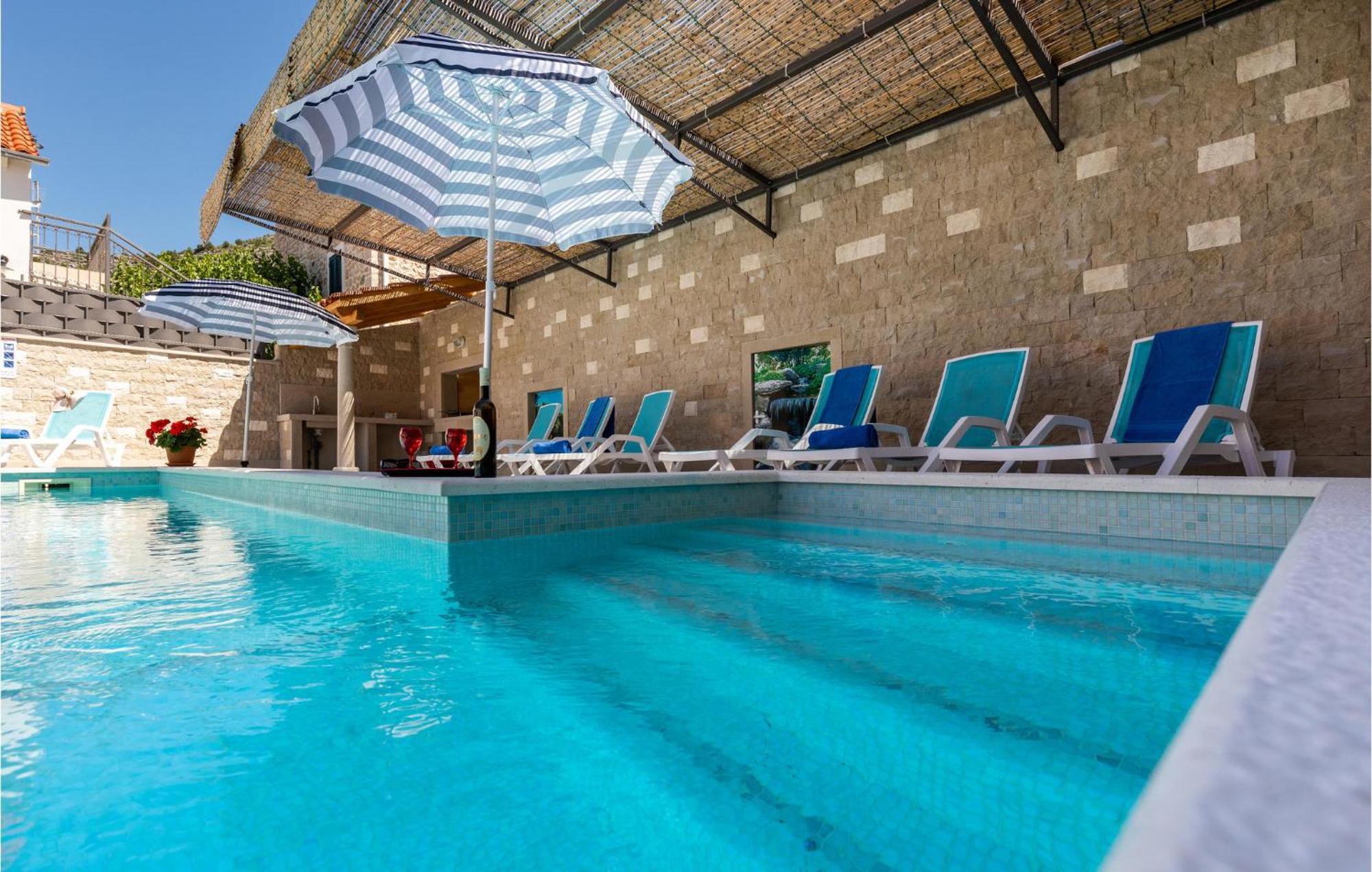 Lovely Home In Klek With House A Panoramic View מראה חיצוני תמונה