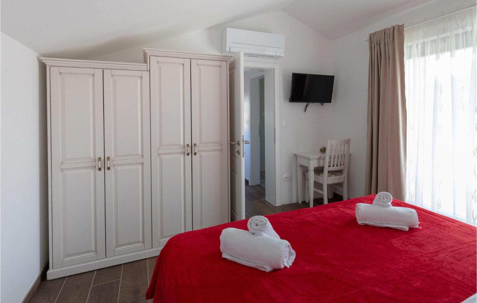 Lovely Home In Klek With House A Panoramic View מראה חיצוני תמונה